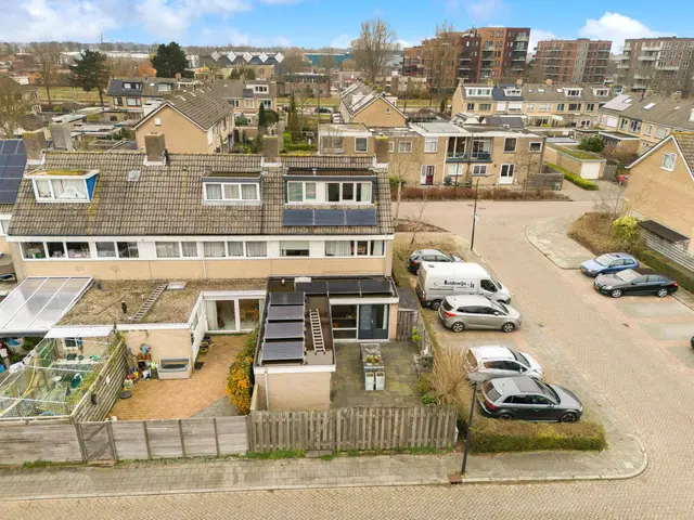 Plutolaan 28, HEERHUGOWAARD