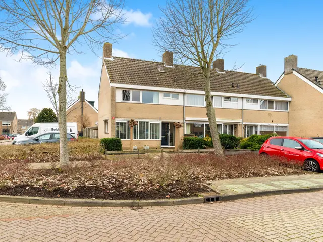 Plutolaan 28, HEERHUGOWAARD
