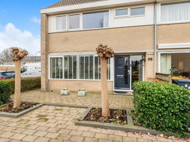 Plutolaan 28, HEERHUGOWAARD