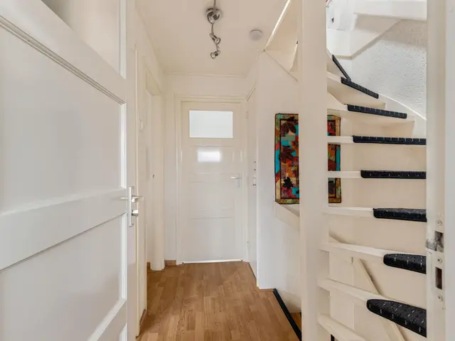 Plutolaan 28, HEERHUGOWAARD