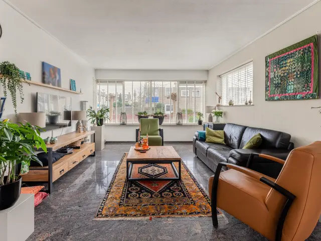 Plutolaan 28, HEERHUGOWAARD