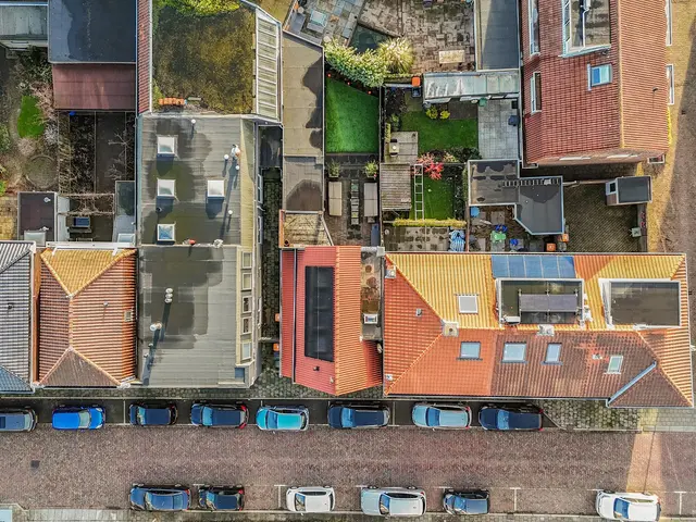 C.H. Moensstraat 8, BEVERWIJK