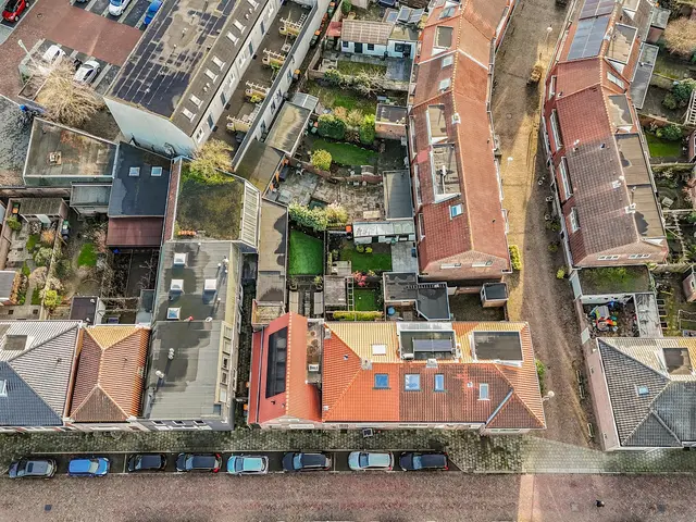 C.H. Moensstraat 8, BEVERWIJK