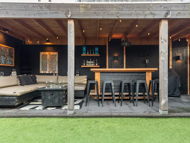 C.H. Moensstraat 8, BEVERWIJK