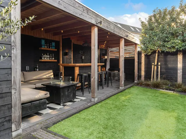 C.H. Moensstraat 8, BEVERWIJK