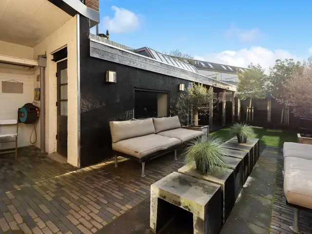 C.H. Moensstraat 8, BEVERWIJK