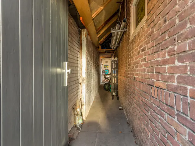 C.H. Moensstraat 8, BEVERWIJK