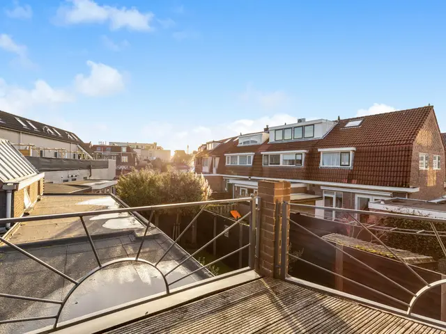 C.H. Moensstraat 8, BEVERWIJK