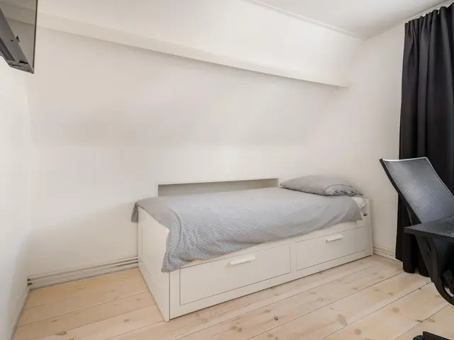 C.H. Moensstraat 8, BEVERWIJK