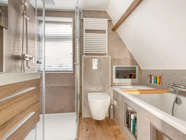 C.H. Moensstraat 8, BEVERWIJK