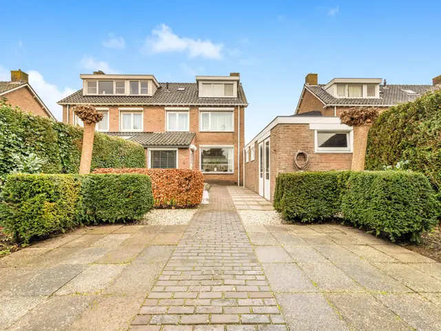 Meidoornstraat 9, UITGEEST