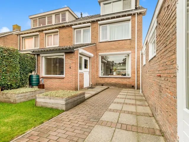 Meidoornstraat 9, UITGEEST