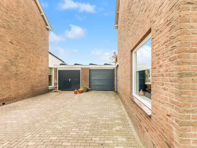 Meidoornstraat 9, UITGEEST