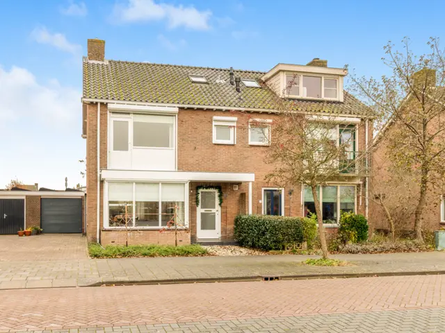 Meidoornstraat 9, UITGEEST