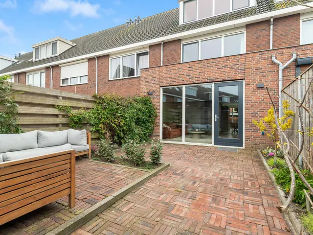 Hooykamplaan 4, UITGEEST