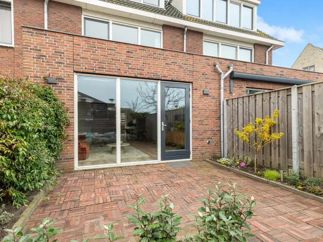 Hooykamplaan 4, UITGEEST