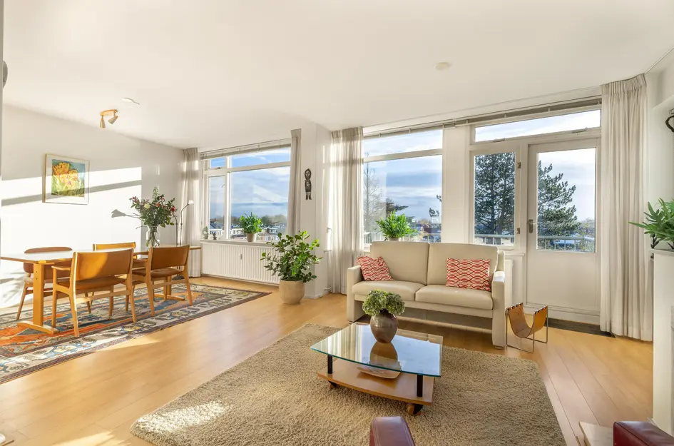 Admiraal de Ruyterlaan 30