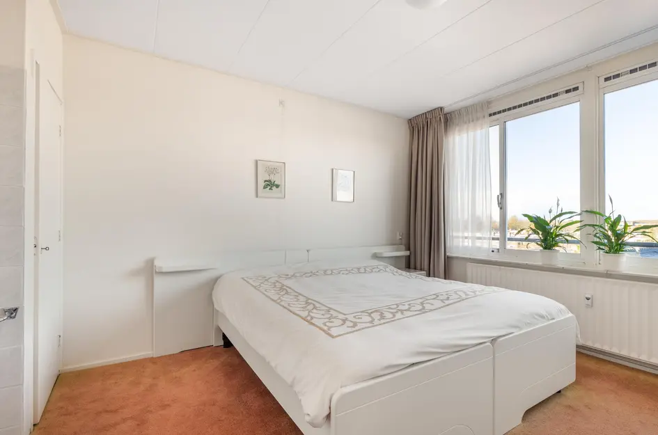 Admiraal de Ruyterlaan 30