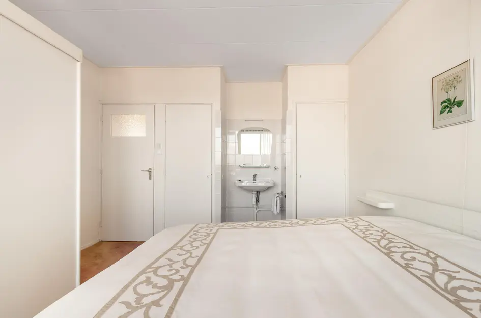 Admiraal de Ruyterlaan 30