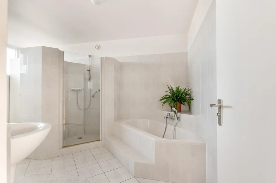 Admiraal de Ruyterlaan 30