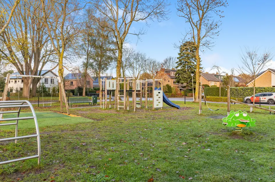 Admiraal de Ruyterlaan 30