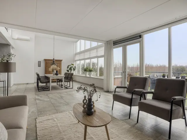 Raadhuisstraat 143, HEEMSKERK