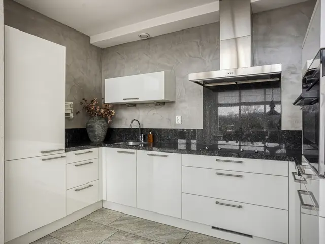 Raadhuisstraat 143, HEEMSKERK