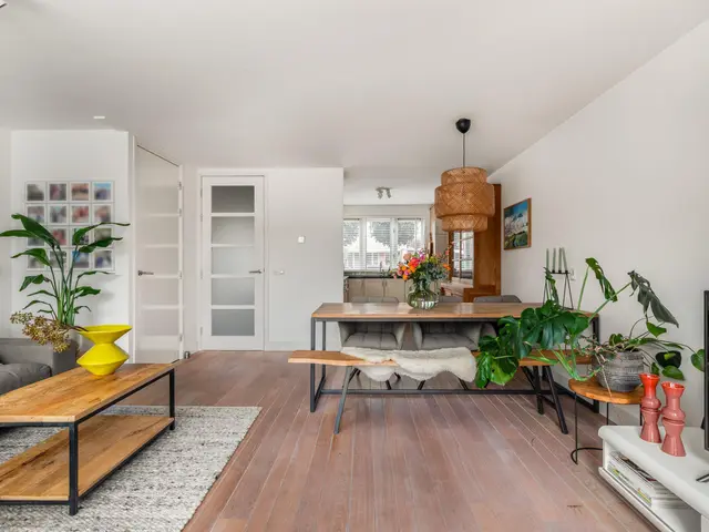 De Vrede 72, UITGEEST