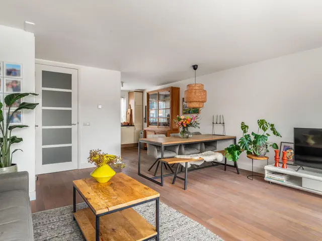 De Vrede 72, UITGEEST