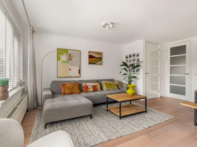 De Vrede 72, UITGEEST