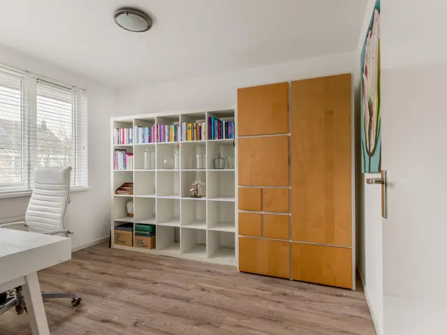 De Vrede 72, UITGEEST