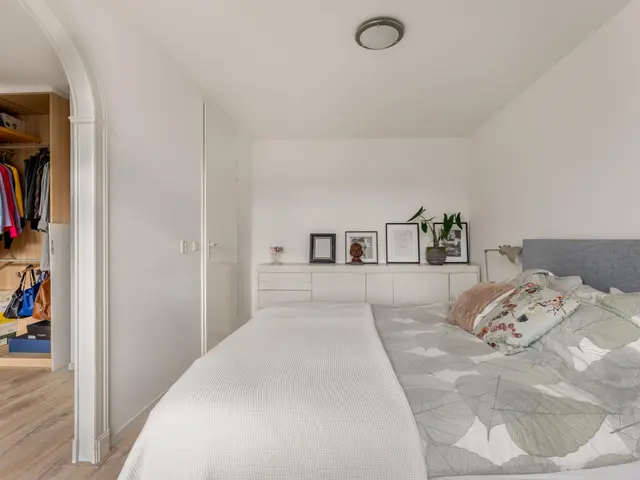 De Vrede 72, UITGEEST