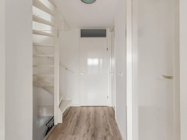 De Vrede 72, UITGEEST