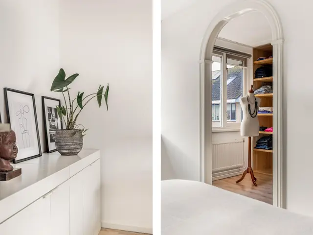 De Vrede 72, UITGEEST