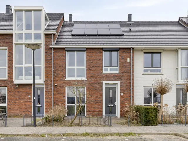 Avenweide 72, HEEMSKERK