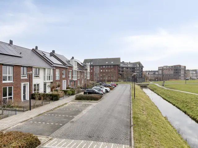 Avenweide 72, HEEMSKERK