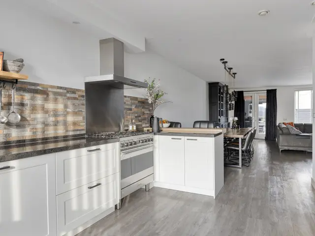 Avenweide 72, HEEMSKERK