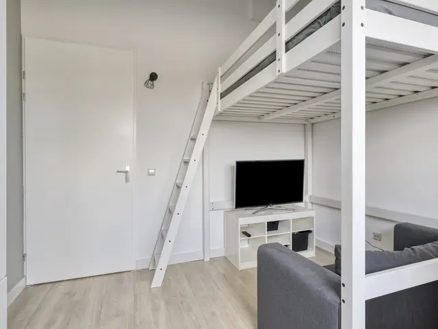 Avenweide 72, HEEMSKERK