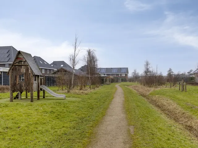 Weegbree 73, HEERHUGOWAARD