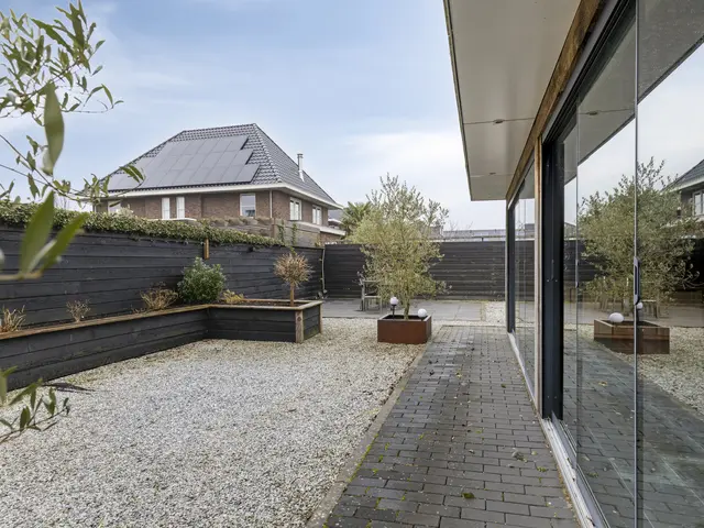 Weegbree 73, HEERHUGOWAARD