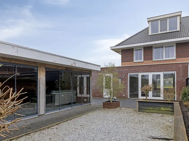 Weegbree 73, HEERHUGOWAARD