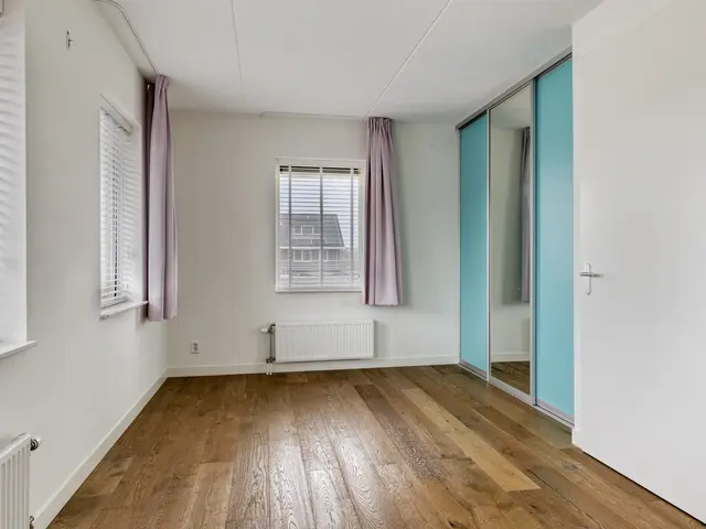 Weegbree 73, HEERHUGOWAARD