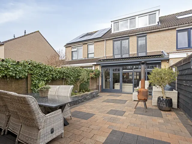 Leeuwenburg 25, HEEMSKERK