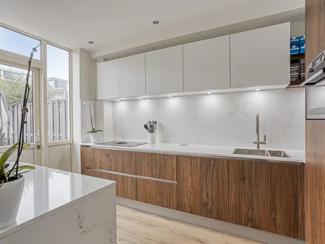 Lessestraat 55, HEEMSKERK