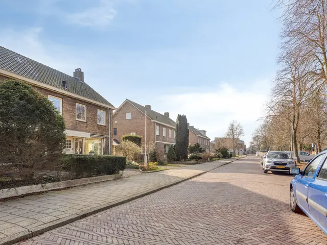 Vrijburglaan 12, HEEMSKERK