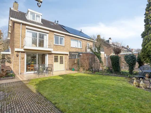 Vrijburglaan 12, HEEMSKERK