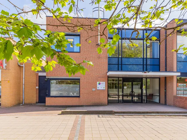 Burgemeester Nielenplein 6, Heemskerk