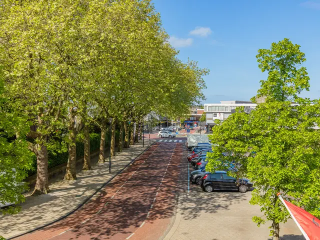 Burgemeester Nielenplein 6, Heemskerk