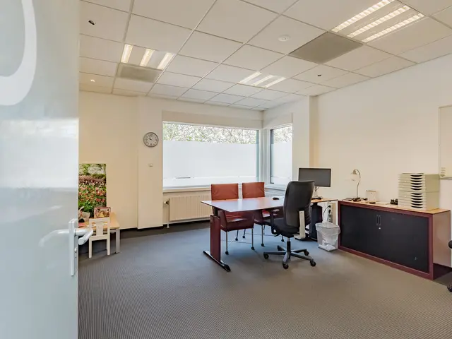 Burgemeester Nielenplein 6, Heemskerk