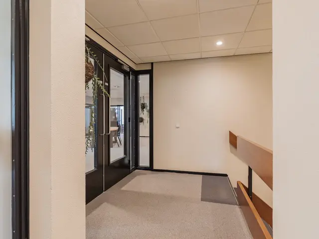 Burgemeester Nielenplein 6, Heemskerk